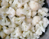 Foto del paso 2 de la receta: Coliflor en salsa de pimiento 🍲🧡(apta para keto)