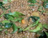 Foto del paso 5 de la receta: Lentejas con espinacas y ajos tiernos