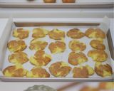 Foto langkah ke 2 dari resep Garlic Butter Smashed Baby Potatoes Yogurt Sauce.