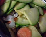 Foto del paso 4 de la receta: Revuelto de zapallitos y pollo 🐔🍴