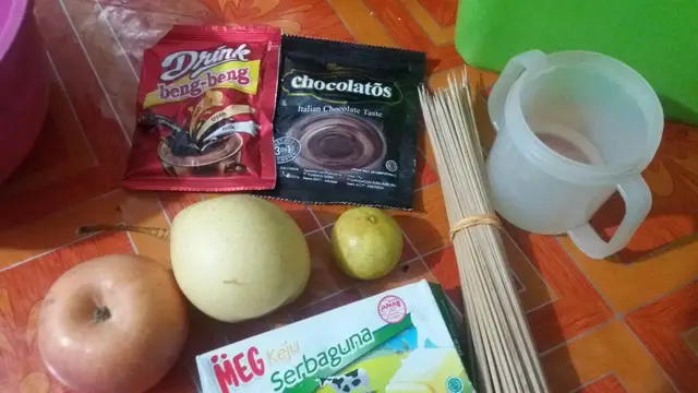 Langkah-langkah untuk membuat Cara bikin Sate buah coklat keju