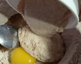 Foto del paso 2 de la receta: Medialunas integrales sin azúcar rellenas de dulce de membrillo🥐