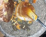 Foto langkah ke 1 dari resep Sambal Petis Ikan Madura.