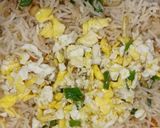 A picture of step 4 of Chinese Egg Fried Rice.