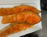 Foto langkah ke 3 dari resep Bekal Salmon Panggang.
