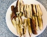 A picture of step 2 of Basil Eggplant Stew 九层塔烧茄子.
