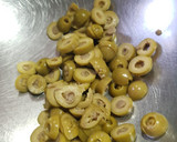 Foto del paso 1 de la receta: Ensalada de garbanzos con Albahaca y Cilantro