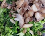 Foto del paso 1 de la receta: Salsa de brócoli y champiñones 🥦 🍄‍🟫 para pasta