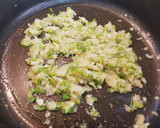 Foto del paso 4 de la receta: Patatas con rape rebozado y en salsa verde