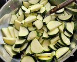 Foto langkah ke 3 dari resep ✨Tumis Zucchini dengan Udang.