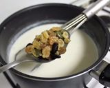 A picture of step 4 of Gulkand Phirni.
