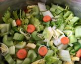 Szárzeller krèmleves fokhagymás krutonnal recept fázis 4 fotója