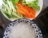 Gambar langkah 2 resipi Vietnam Roll.