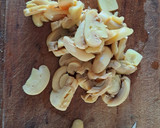 Foto del paso 1 de la receta: Salsa crema de champiñones