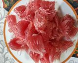 A picture of step 2 of Pink Pomelo with Green Chili Chutney.