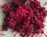 A picture of step 1 of Beetroot Raita.