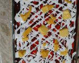 A picture of step 6 of Mango, chocolate, strawberry trifle.