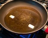 Foto del paso 2 de la receta: Piernitas de pollo frito