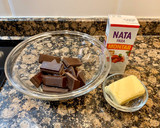 Foto del paso 12 de la receta: Bizcocho de mantequilla y naranja con ganache de chocolate