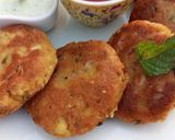 A picture of step 6 of Crispy Aloo Tikki ❤🤤.