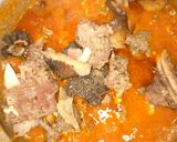 A picture of step 2 of Miyar alayho (spinach soup).