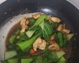 Foto langkah ke 4 dari resep Pakcoy ayam saus inggris.
