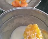 A picture of step 1 of Apricot shake.