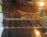 Foto langkah ke 4 dari resep Pizza roti tawar sosis.