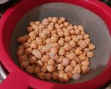 Foto del paso 10 de la receta Garbanzos con acelgas en salsa de majado de almendras