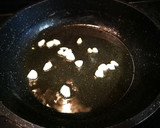 Foto del paso 1 de la receta: Colas de gambas en salsa blanca al tomillo limonero