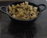 A picture of step 3 of Potatoes with salt and pepper.