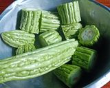 รูปขั้นตอนการทำที่ 4 ของ ต้มจืดมะระหมูสับทรงเครื่อง