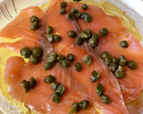 Foto del paso 2 de la receta: Canapé enrollado de salmón ahumado