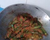 A picture of step 2 of भरवा भिंडी.