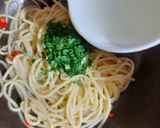 Foto langkah ke 4 dari resep Spaghetti Aglio Olio e Peperoncino.