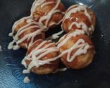 Foto langkah ke 8 dari resep Resep Takoyaki Sederhana Isi Keju Sosis.