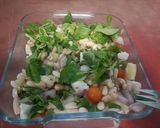 Foto del paso 2 de la receta Ensalada de judías blancas, canónigos, cebolla, piña, tomatitos y queso fresco