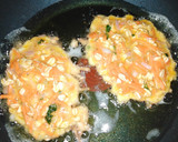 Foto del paso 2 de la receta: Tortitas de avena en salsa verde