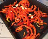 Une image de l'étape 4 de Queue de lotte aux poivrons rouges, oignon et herbes au vin blanc et citron.