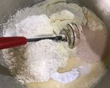 Foto langkah ke 2 dari resep Martabak manis teflon.