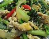 Foto langkah ke 9 dari resep Sawi hijau cabik telur.