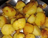 A picture of step 2 of Dum Aloo.