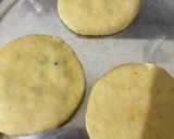 A picture of step 3 of Matar pyaz kachori.