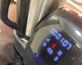 Foto del paso 6 de la receta: Sopa eslovaca de ajo, patata y queso en pan