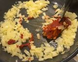 Szuper gyors sajtos-paradicsomos penne recept fázis 3 fotója