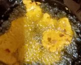 A picture of step 4 of Kadi pakora.