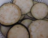 Foto del passaggio 1 della ricetta Parmigiana di melanzane senza frittura