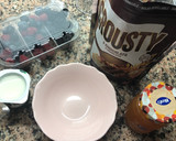 Foto del paso 1 de la receta: Yogur con muesli de dos chocolates y frutos rojos