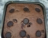 A picture of step 4 of Oreo fudge brownies ❤❤❤.
