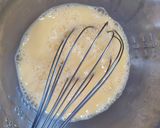Une image de l'étape 4 de Tarte au Fromage de Chèvre, Petits Pois et Basilic et une Pointe de Miel 🍯.